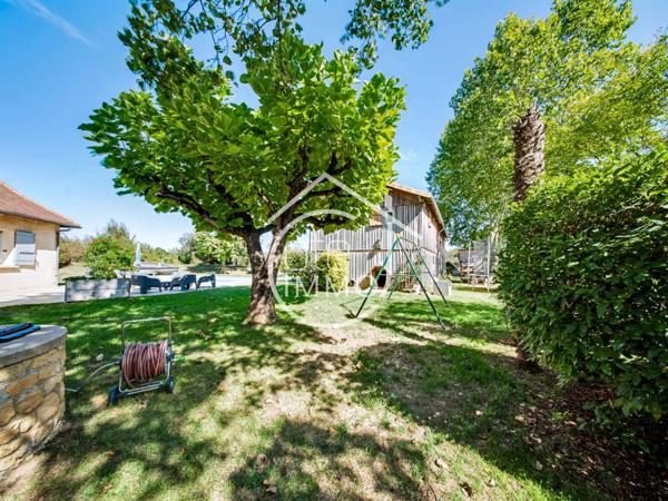 PRIGONRIEUX : Magnifique périgourdine 12 pièces de 331m² avec piscine et accès dordogne