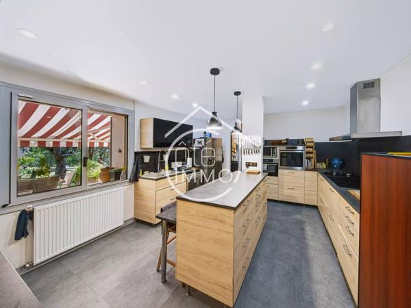 PRIGONRIEUX : Magnifique périgourdine 12 pièces de 331m² avec piscine et accès dordogne