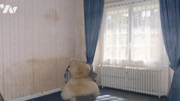 POUZAUGES CENTRE VILLE, GRANDE MAISON D'HABITATION DE 114 m² SUR SOUS-SOL COMPLET + GARAGE.