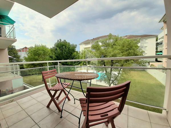 PAU Berlioz - T2  meublé de 31m² avec place de parking et terrasse