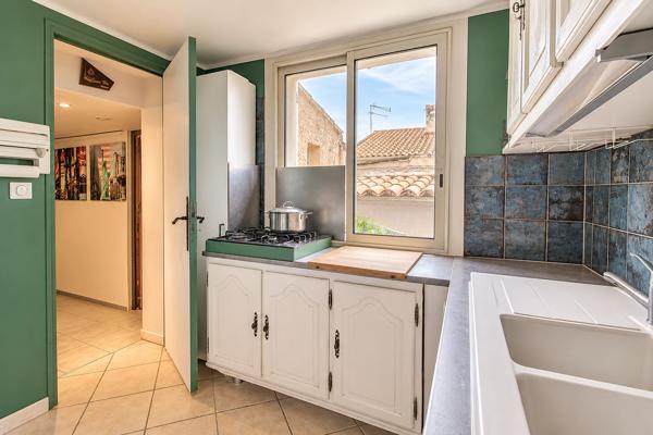 MARIGNANE ? MAISON DE 130 M² AVEC 4 CHAMBRES DONT 2 DE PLAIN-PIED, PISCINE ET JARDIN AVEC CUISINE D'ÉTÉ
