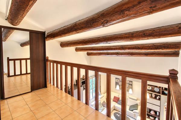 MARIGNANE ? MAISON DE 130 M² AVEC 4 CHAMBRES DONT 2 DE PLAIN-PIED, PISCINE ET JARDIN AVEC CUISINE D'ÉTÉ