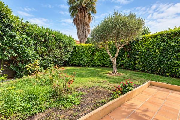 MARIGNANE ? MAISON DE 130 M² AVEC 4 CHAMBRES DONT 2 DE PLAIN-PIED, PISCINE ET JARDIN AVEC CUISINE D'ÉTÉ