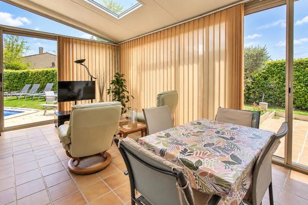 MARIGNANE ? MAISON DE 130 M² AVEC 4 CHAMBRES DONT 2 DE PLAIN-PIED, PISCINE ET JARDIN AVEC CUISINE D'ÉTÉ