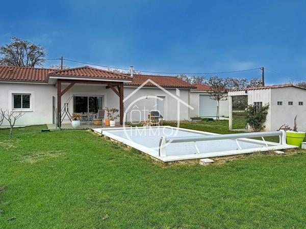 Port Sainte Foy : Maison de plain pied de 92m2  avec piscine  sur terrain de 3000m2.
