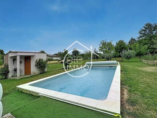 Port Sainte Foy : Maison de plain pied de 92m2  avec piscine  sur terrain de 3000m2.