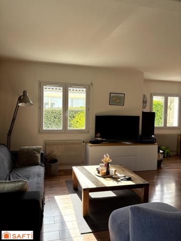 Villa lumineuse avec piscine