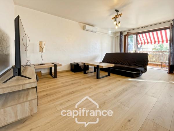 SAINT RAPHAEL opportunité à saisir :appartement meublé de  45 m2  fonctionnel 2ème étage sans ascenseur, place de parking attitrée et cave privative