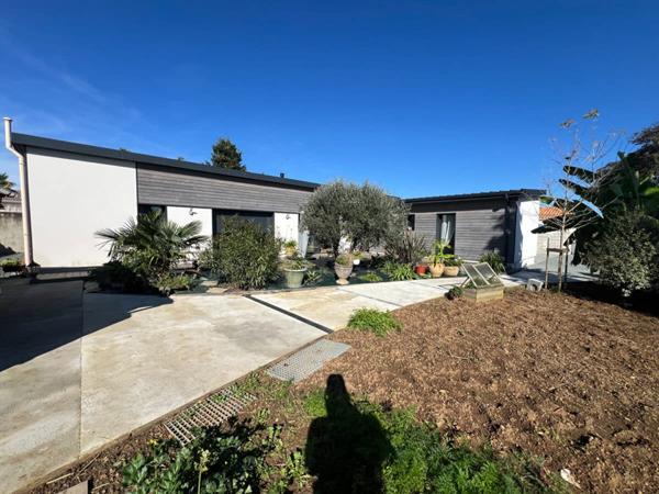 Maison 3 chambres écologique en bois – 128 m² de plain-pied