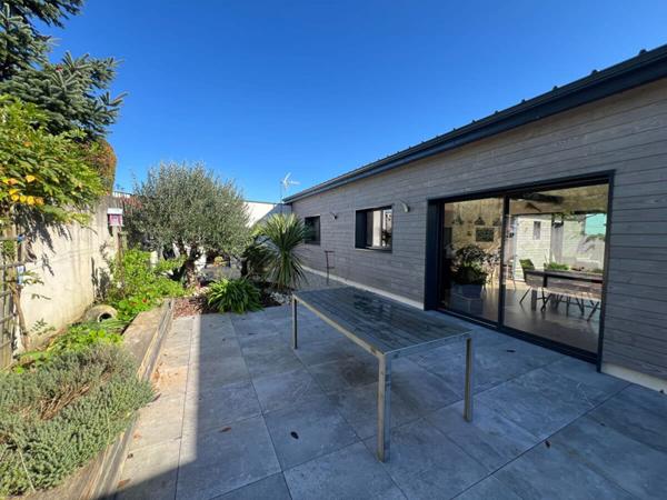 Maison 3 chambres écologique en bois – 128 m² de plain-pied