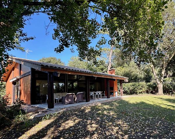 Cap Ferret, plage de l’Herbe/Villa Algérienne, très belle villa d’architecte 155 m2, 4 chambres, garage, sur beau terrain de 981 m2