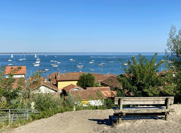 Cap Ferret, plage de l’Herbe/Villa Algérienne, très belle villa d’architecte 155 m2, 4 chambres, garage, sur beau terrain de 981 m2