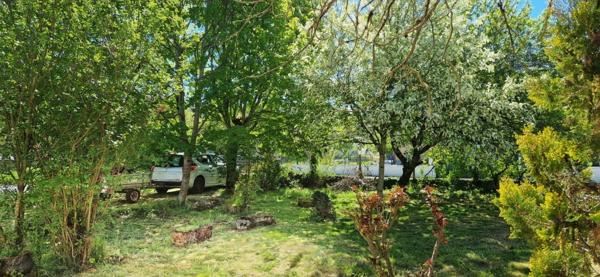 RARE environ 1 000 m² de terrain au calme à 15 min de Rodez