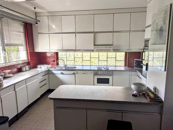 Vente                                                      Maison
                        
                     7 pièces                      318 m2                     à Colmar