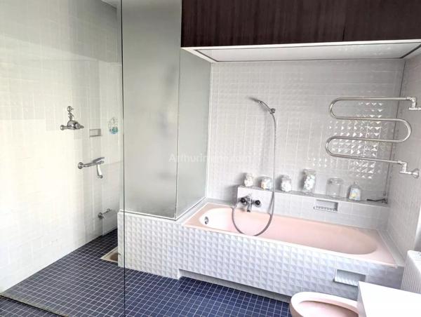 Vente                                                      Maison
                        
                     7 pièces                      318 m2                     à Colmar