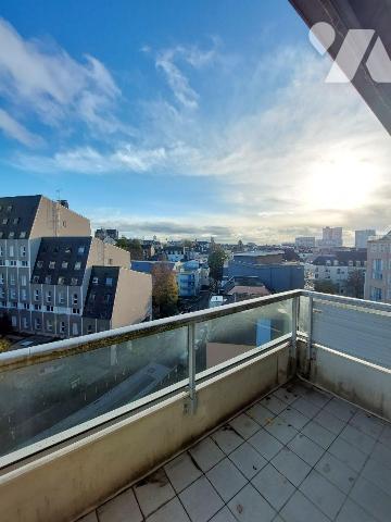  A VENDRE - Rennes (35) Appartement dernier étage T5 en Duplex + terrasse + cave + garage. A vi...