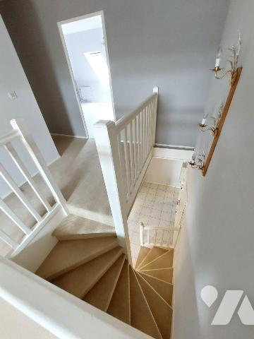  A VENDRE - Rennes (35) Appartement dernier étage T5 en Duplex + terrasse + cave + garage. A vi...