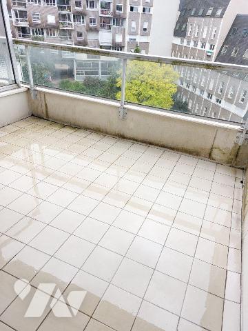  A VENDRE - Rennes (35) Appartement dernier étage T5 en Duplex + terrasse + cave + garage. A vi...