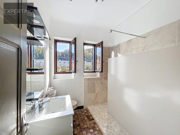 Viviez (12110) Maison lumineuse avec garage – Vivier-Pont