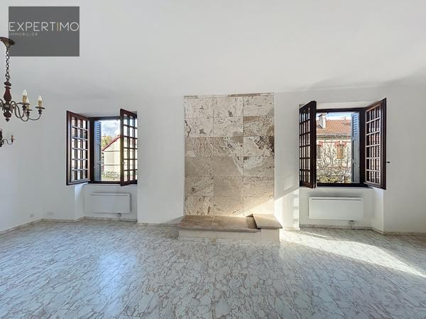 Viviez (12110) Maison lumineuse avec garage – Vivier-Pont