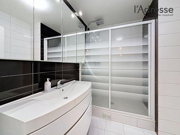 Appartement Suresnes 3 pièce(s) 81 m2/Meublée/ Parking