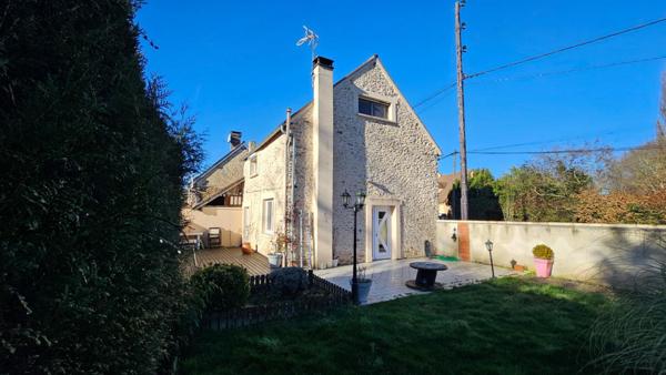 Houdan 7 mn / Proche Gambais / Maison 2 chambres dans un village prisé du 78