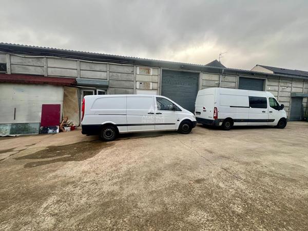 Fond de Commerce Type Entrepot Menuiserie HOUILLES + Cession 90 000 € **  - Référence  898