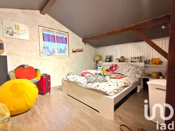 Maison traditionnelle 8 pièces de 225 m² à Saint-Ybars (09210)