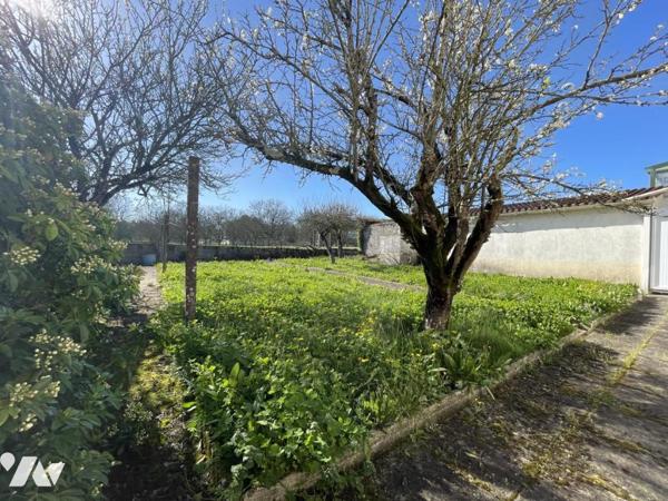 Maison d'habitation d'environ 90 m² habitables sur un terrain de 458 m².