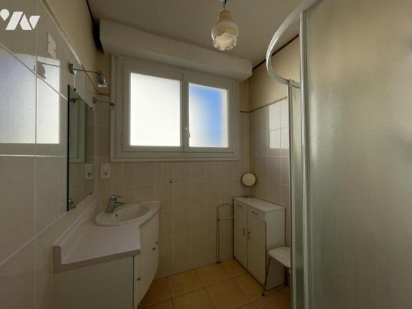 Maison d'habitation d'environ 90 m² habitables sur un terrain de 458 m².