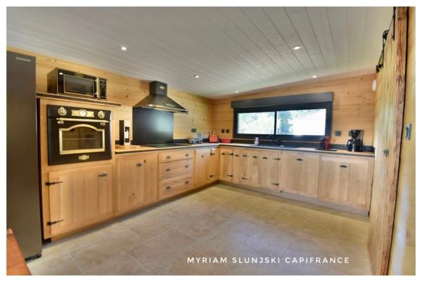 Dpt Landes (40), à vendre Villa atypique proche autoroute, océan, au calme.