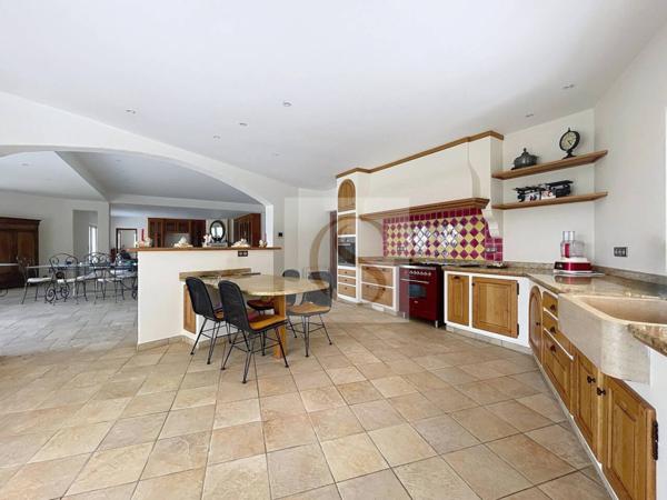 Maison à vendre 6 pièces de 289 m²