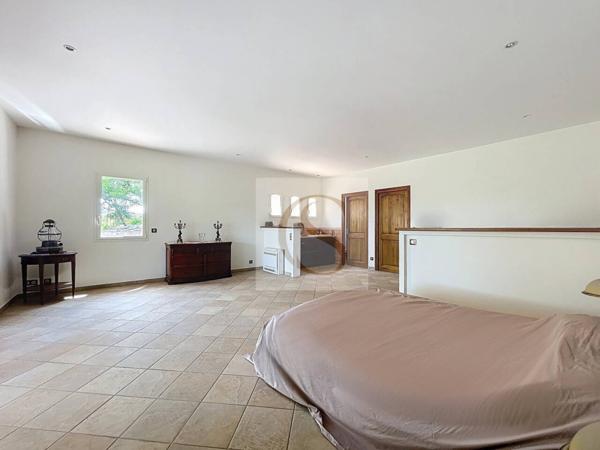 Maison à vendre 6 pièces de 289 m²