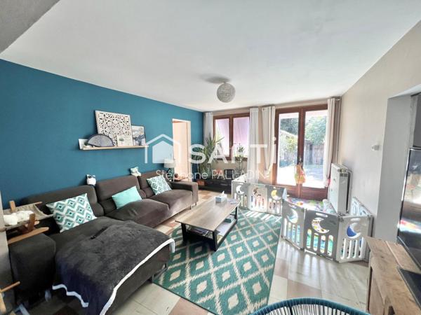 MAISON DE VILLAGE INDEPENDANTE AVEC JARDIN , PUITS ET DEPENDNACE