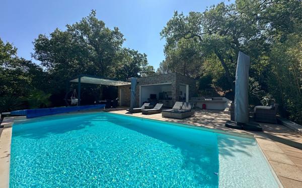 Maison à vendre    6 pièces •  Vauvert