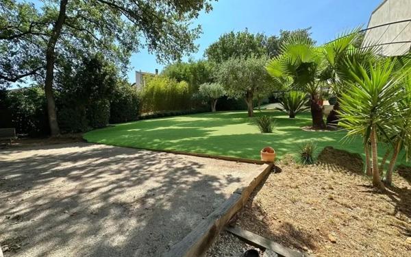 Maison à vendre    6 pièces •  Vauvert