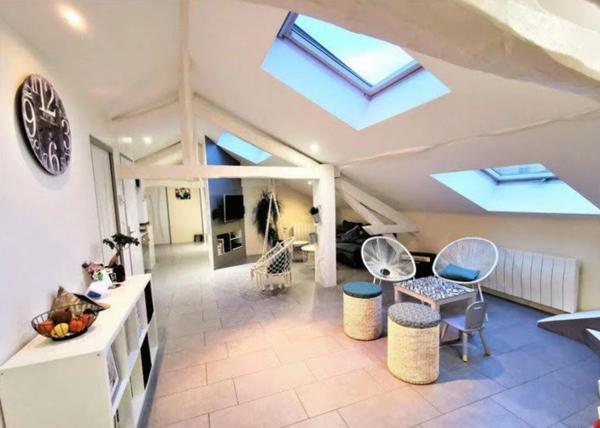 Appartement T3 d'environ 120 m2 à ROANNE - 2 CHAMBRES - SALON/CUISINE - CLIM REVERSIBLE