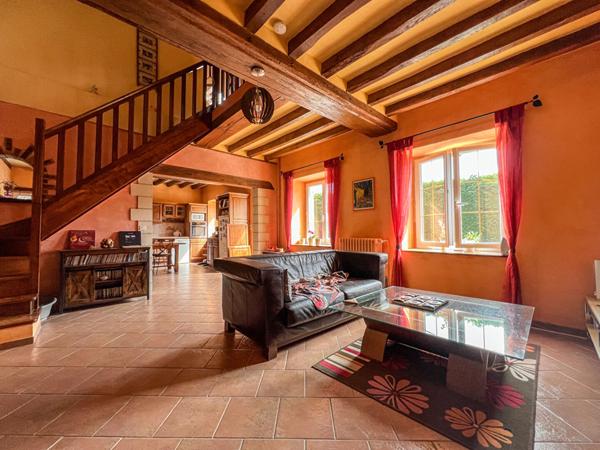 Propriété 5 chambres avec gîte et parc arboré à Saint-Sylvain-d'Anjou !