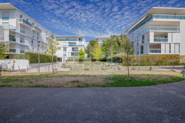 APPARTEMENT T3 A VENDRE - CALUIRE ET CUIRE - 74 m 2 - 335 000 €