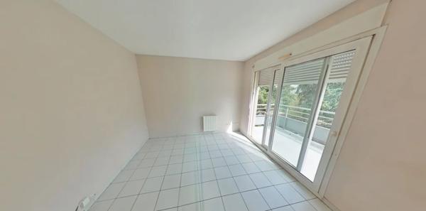 APPARTEMENT T2 A LOUER - TASSIN LA DEMI LUNE La-Raude 47.13 m 2 815 € charges comprises par mois