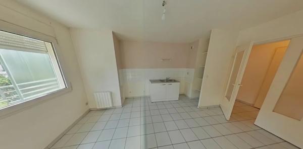 APPARTEMENT T2 A LOUER - TASSIN LA DEMI LUNE La-Raude 47.13 m 2 815 € charges comprises par mois