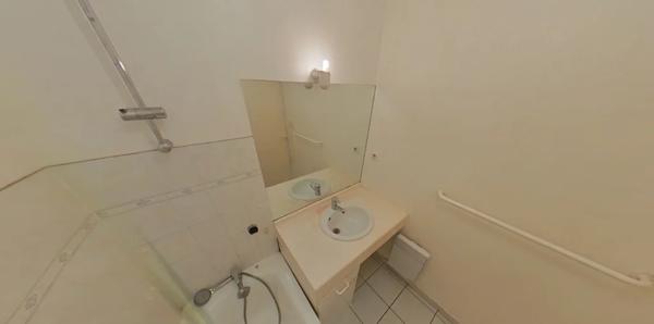APPARTEMENT T2 A LOUER - TASSIN LA DEMI LUNE La-Raude 47.13 m 2 815 € charges comprises par mois