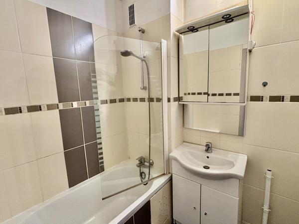 Appartement
                                                                                                                                                                                                                                                                                                                        2 pièce(s)                                                                                                                                                                                                          1 chambre(s)                                                                                                                                                                                                          50  m²