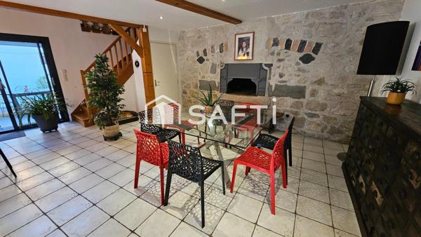 SUPERBE MAISON DE VILLE ENTIÈREMENT RÉNOVÉE – BELLEY CENTRE (01)