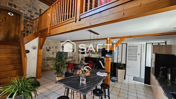 SUPERBE MAISON DE VILLE ENTIÈREMENT RÉNOVÉE – BELLEY CENTRE (01)