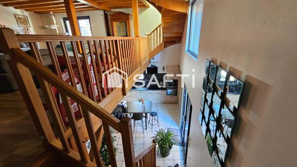 SUPERBE MAISON DE VILLE ENTIÈREMENT RÉNOVÉE – BELLEY CENTRE (01)