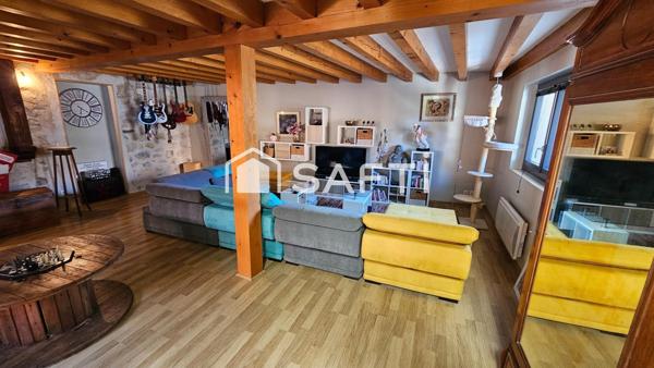 SUPERBE MAISON DE VILLE ENTIÈREMENT RÉNOVÉE – BELLEY CENTRE (01)