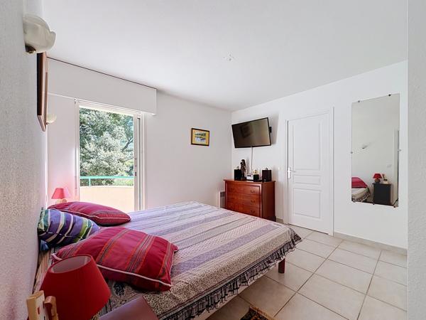 Appartement
         3 pièces
        - 80 m² Exclusivité 420 000 € *