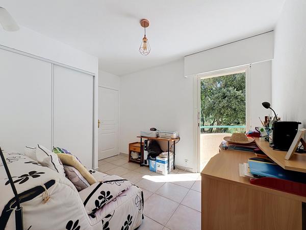 Appartement
         3 pièces
        - 80 m² Exclusivité 420 000 € *