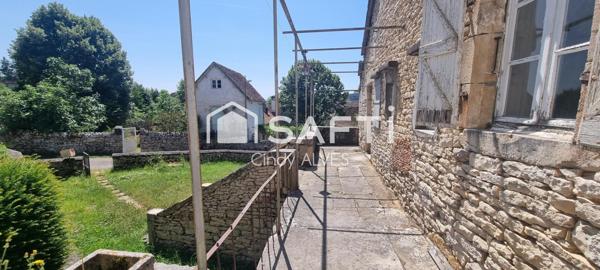 Belle maison ancienne en pierre à rénover